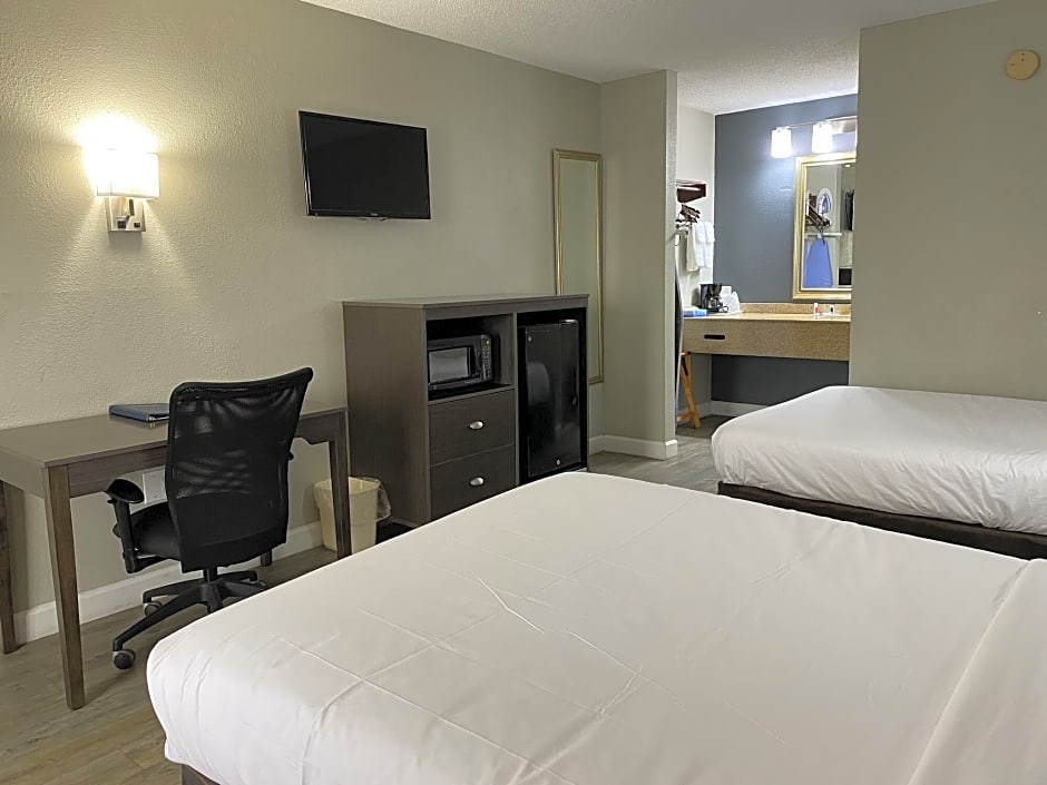 Baymont by Wyndham Wilmington