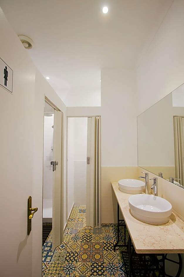 PTM DownTown Hostel&Suites