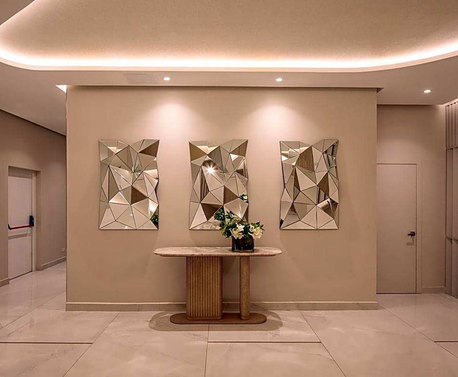 Le Parc Hotel, Beyond Stars