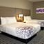 La Quinta Inn & Suites by Wyndham San Antonio Alamo City