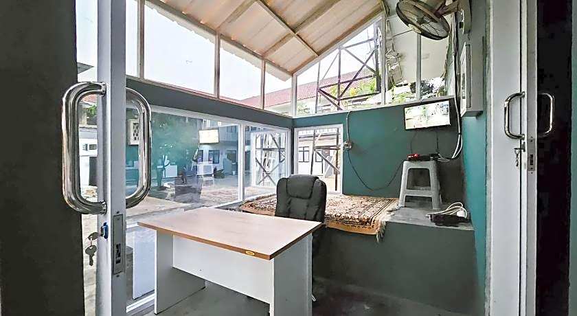 RedDoorz near Maulana Yusuf Stadium Serang