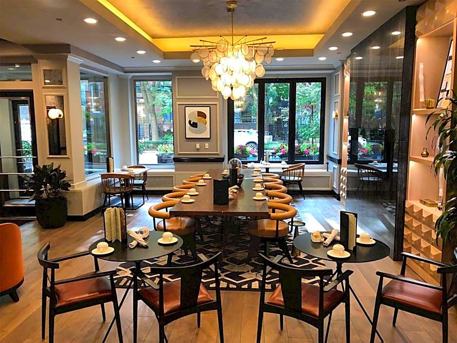 Claridge House Chicago, Tapestry Collection by Hilton