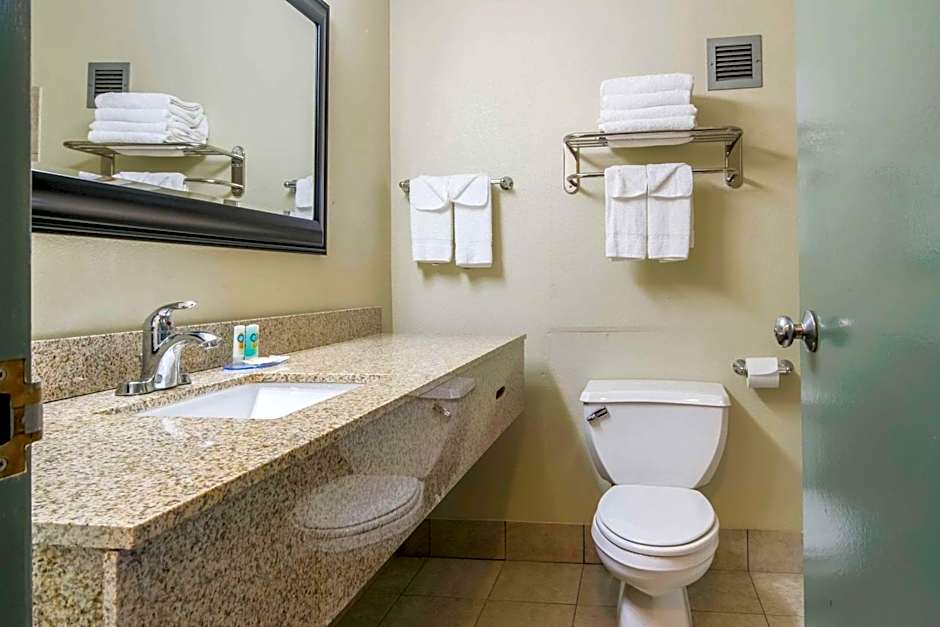 Quality Inn & Suites Horse Cave