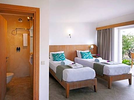Superior Twin Room with Sea View
