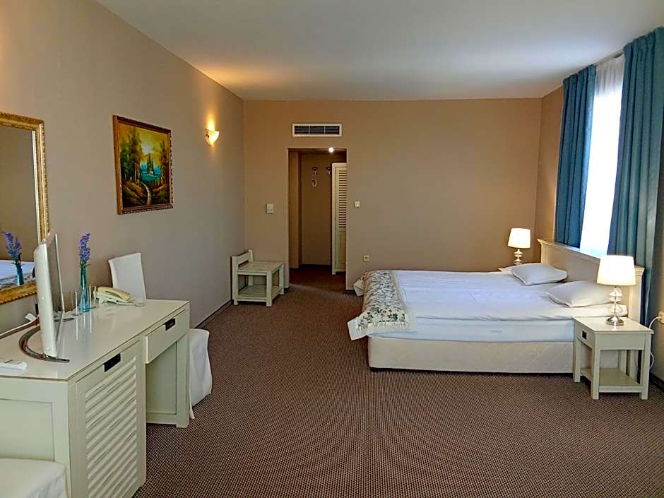 Alekta Hotel - Free Parking