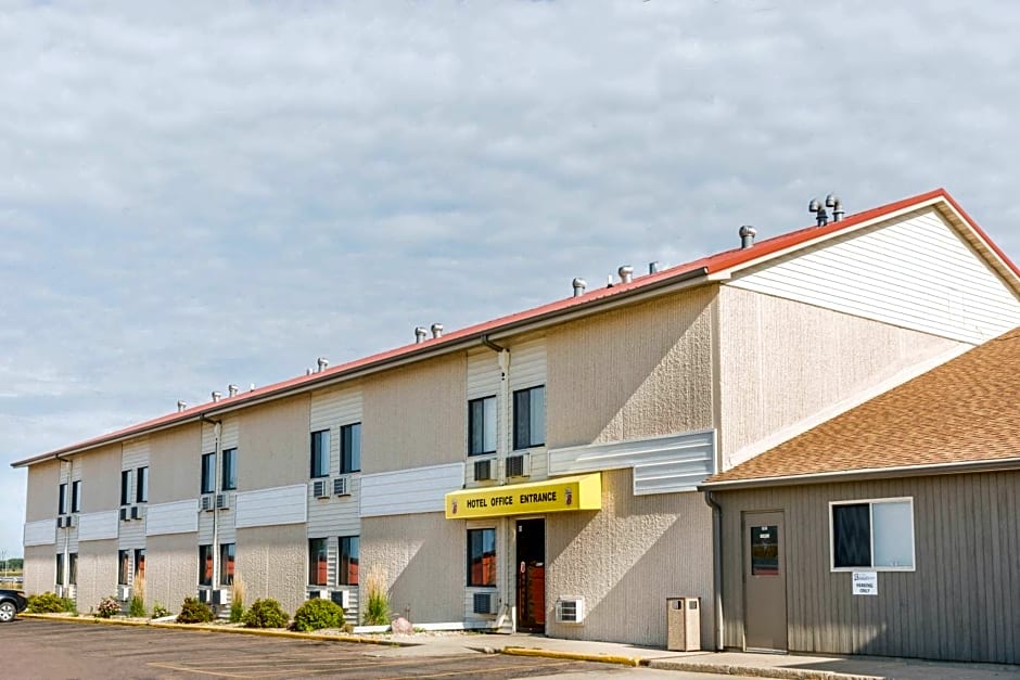 Super8 by Wyndham Luverne I90