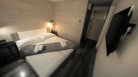 Twin Room with Balcony