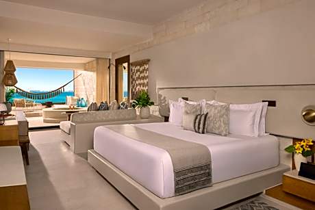 Paramount Suite - Oceanfront