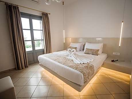 Superior Suite with Pool