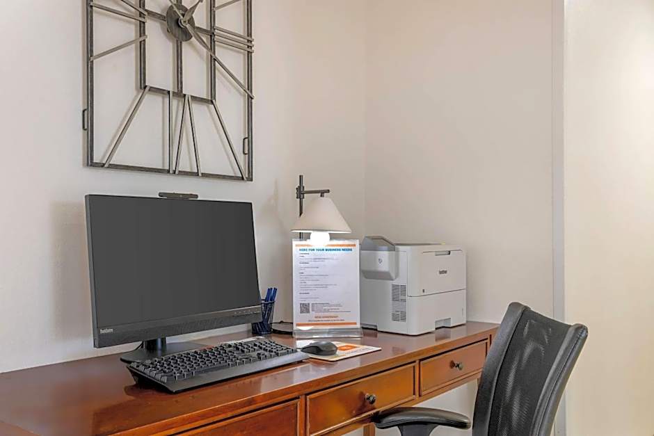 Comfort Suites near Birkdale Village - Huntersville