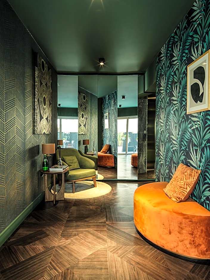 LIV URBAN Suites