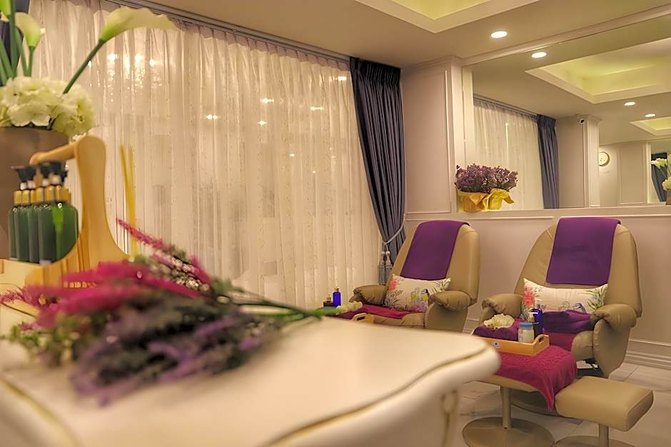 De Lavender Bangkok Hotel