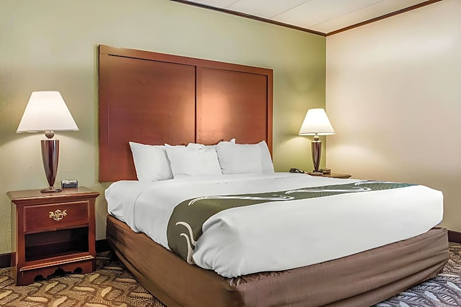 Quality Inn & Suites Zanesville City Center