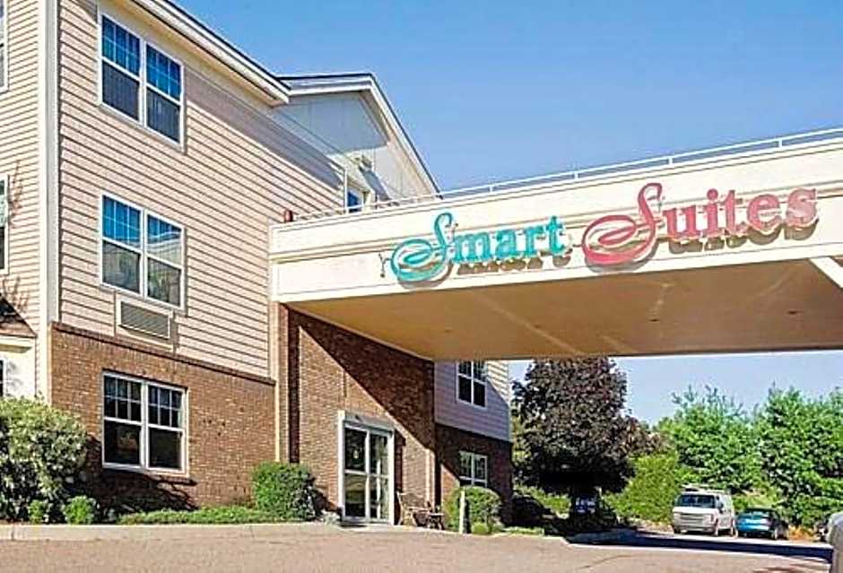 Smart Suites, Ascend Hotel Collection