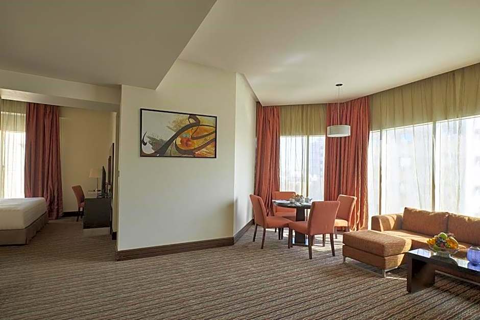 Photo 1 of 2 of Executive Suite