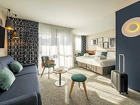 JUNIOR SUITE, EIFFEL TOWER VIEW, 1 DBL KING-SIZE BED AND SOFA BED FOR 2 PPL