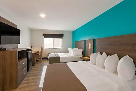 2 Queen Beds Non-Smoking Microwave And Refrigerator Continental Breakfast