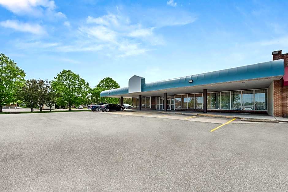Suburban Studios Fairborn - Dayton