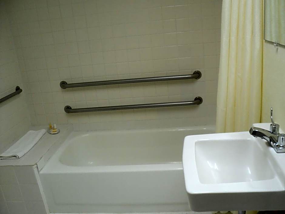 Knights Inn Cleveland