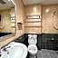 Capital O 90985 Margo Hotel KK
