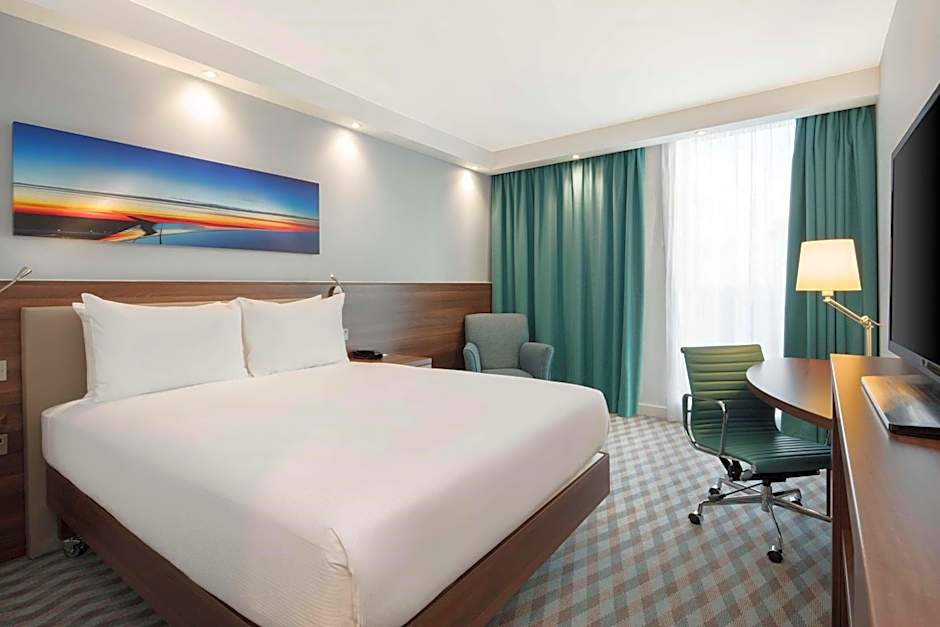 Hampton By Hilton London Stansted Airport