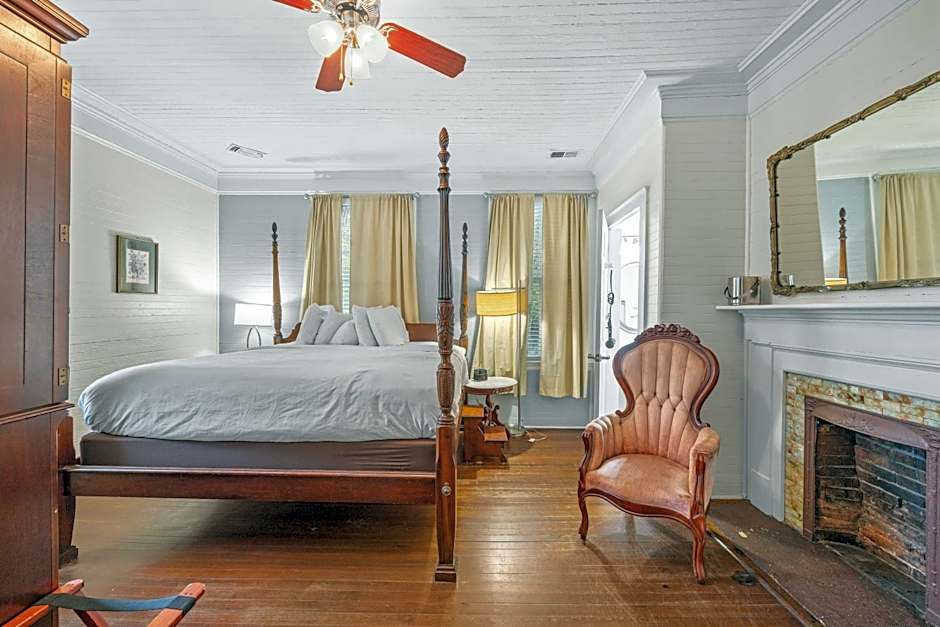Coombs Inn & Suites