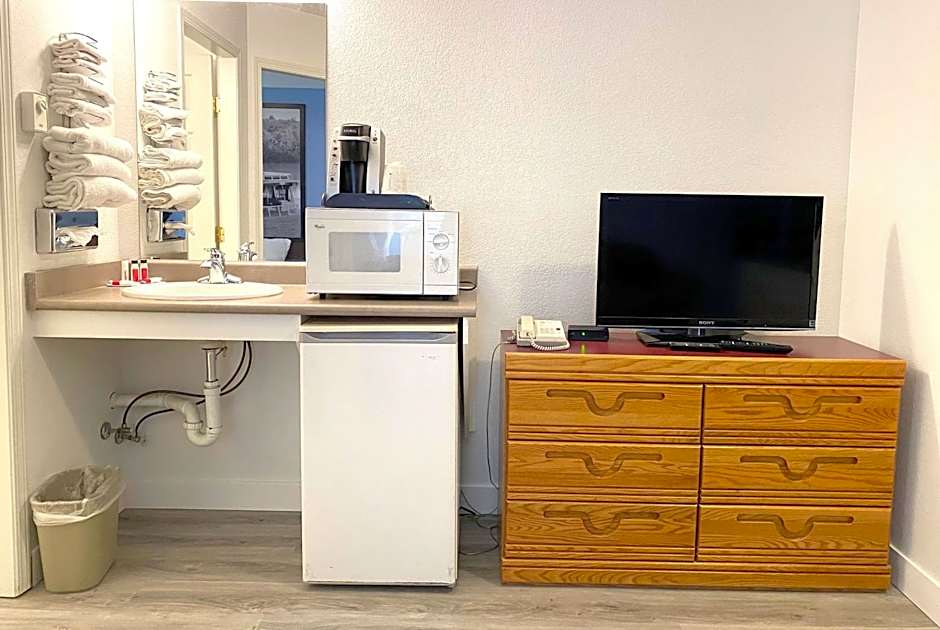 Super 8 by Wyndham Sicamous