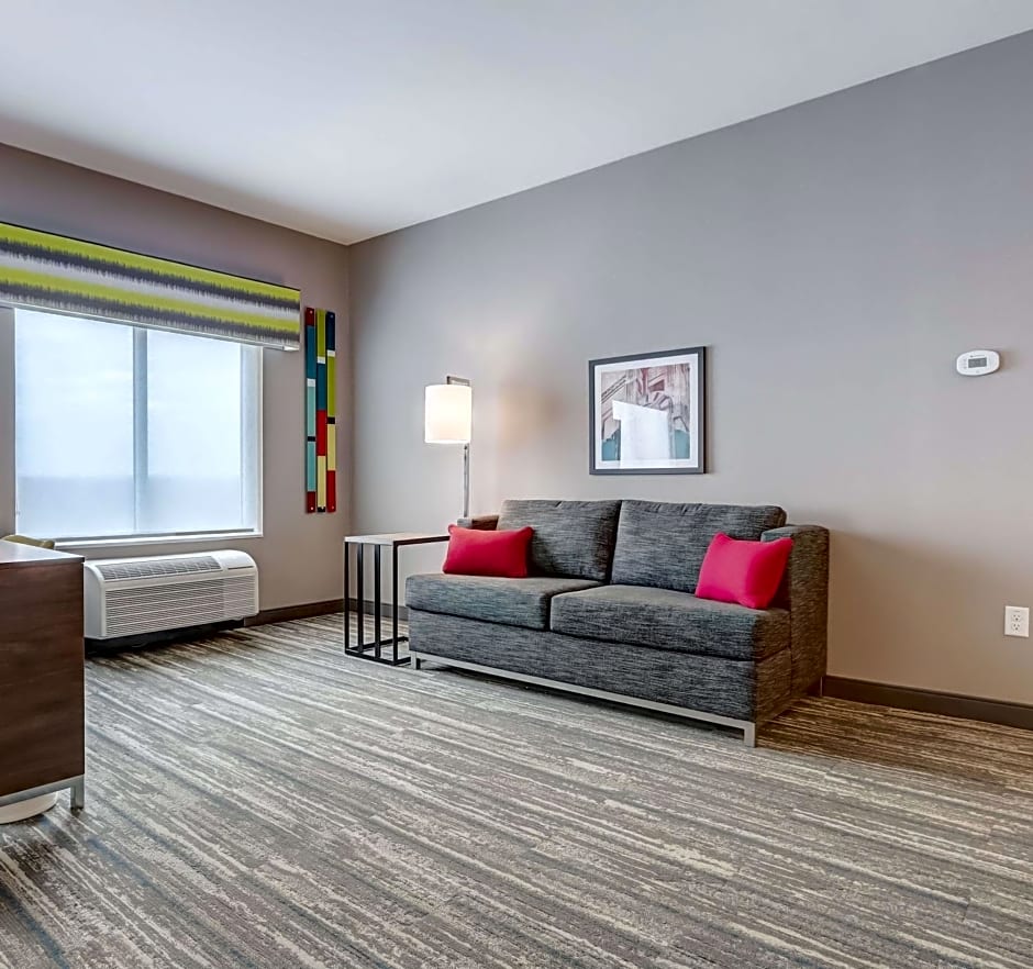 Hampton Inn & Suites Cincinnati Midtown Rookwood