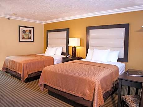 Queen Room with 2 Queen Beds - Non-Smoking