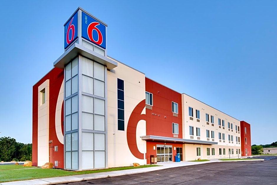 Motel 6-Poplar Bluff, MO