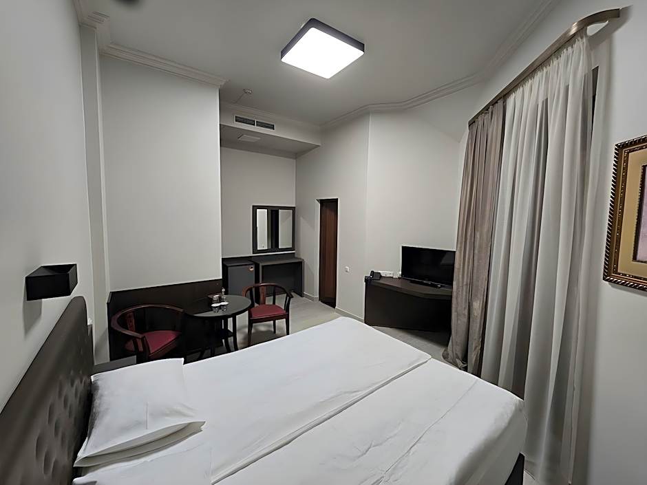 Yerevan Deluxe Hotel