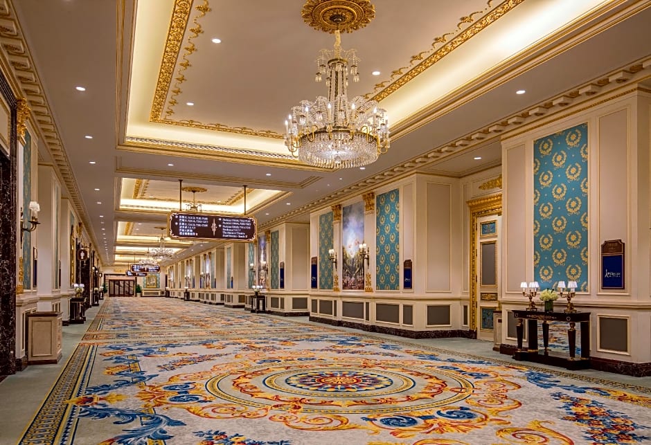 The Parisian Macao