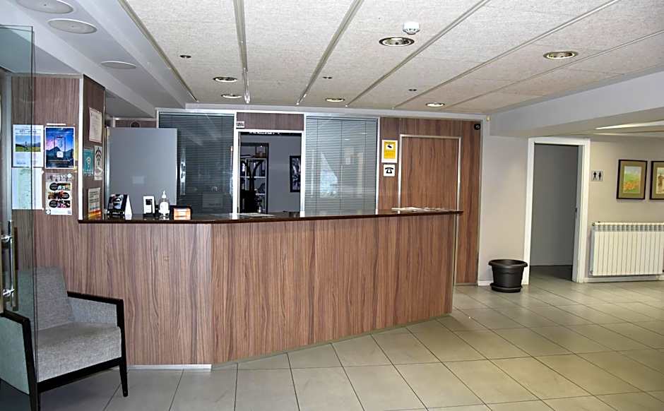 Hotel y Apartamentos SNO Isaba