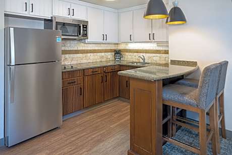 2 Queen Beds 1 Bedroom Suite