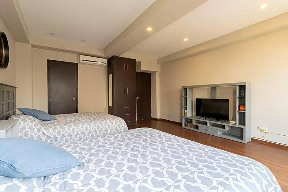 306 Zocalo Cathedral 2Bdrm 2bath apt AC Rooftop