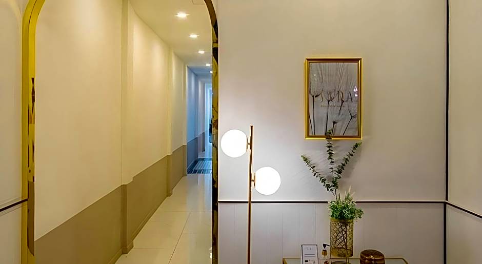 Isara Boutique Hotel and Cafe