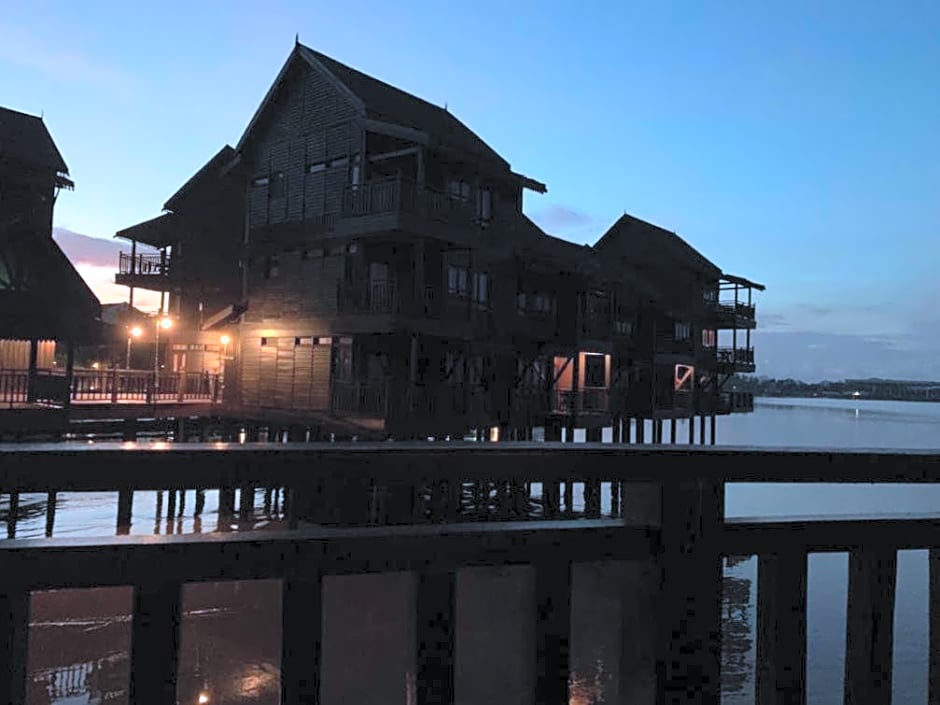 THE LAGOON WATER CHALET