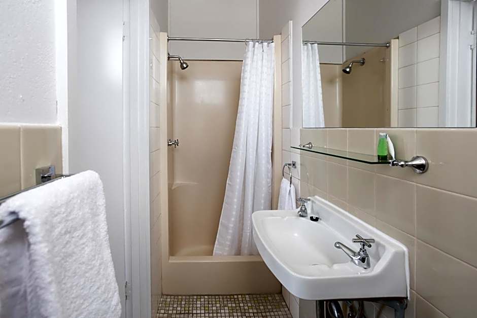 Nightcap at Emerald Star Hotel