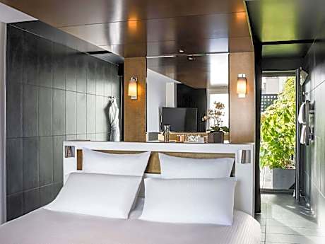 Signature Executive King Suite with Terrace