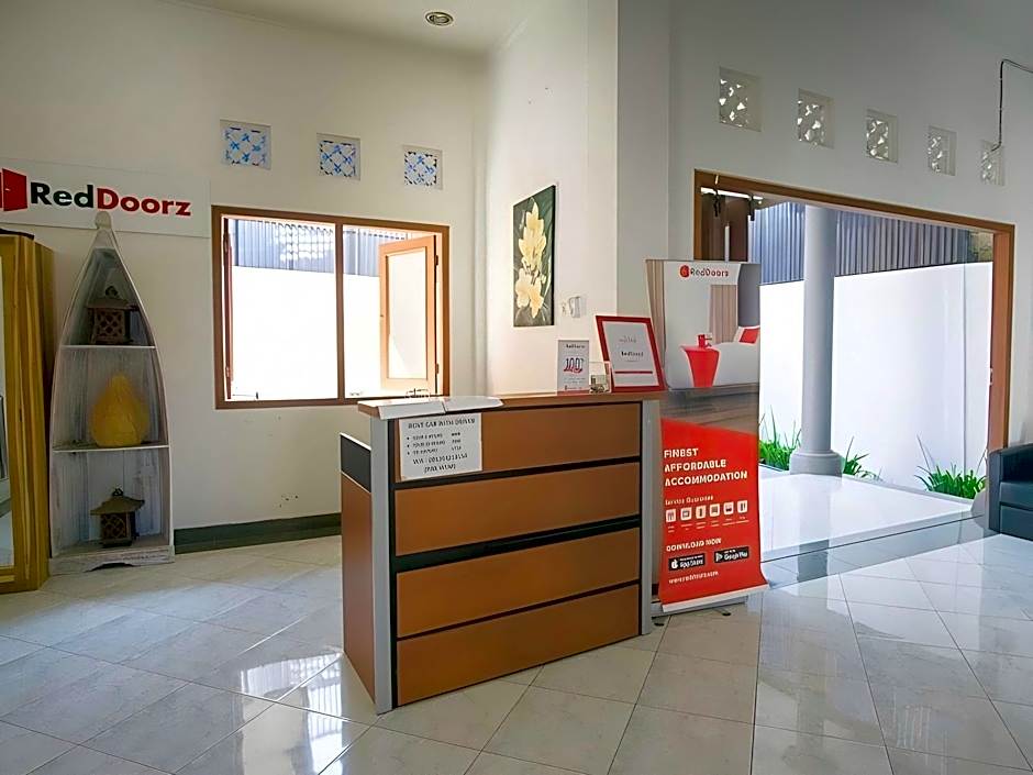 RedDoorz @ Jalan Gatot Subroto Denpasar