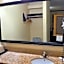 Super 8 by Wyndham San Marcos