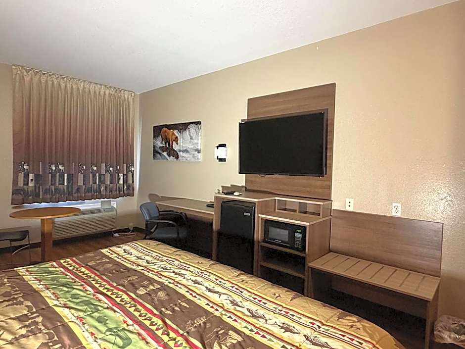 Booneslick Lodge - Neosho