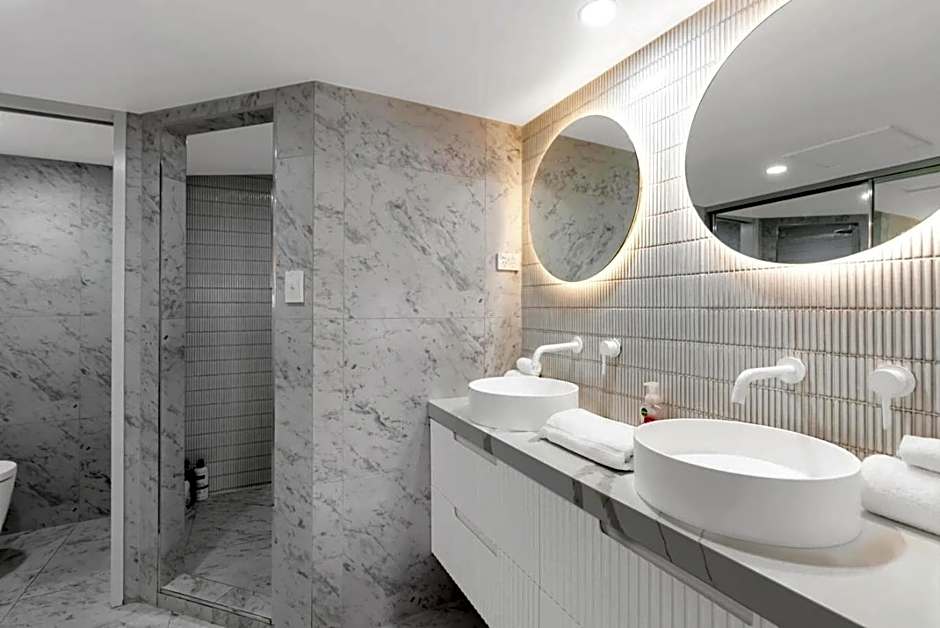 WanderLust - Little Slice of Heaven on Macrossan Str