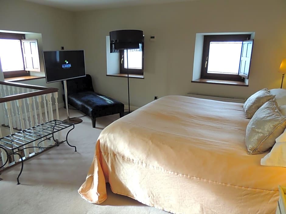 Castillo Del Bosque La Zoreda