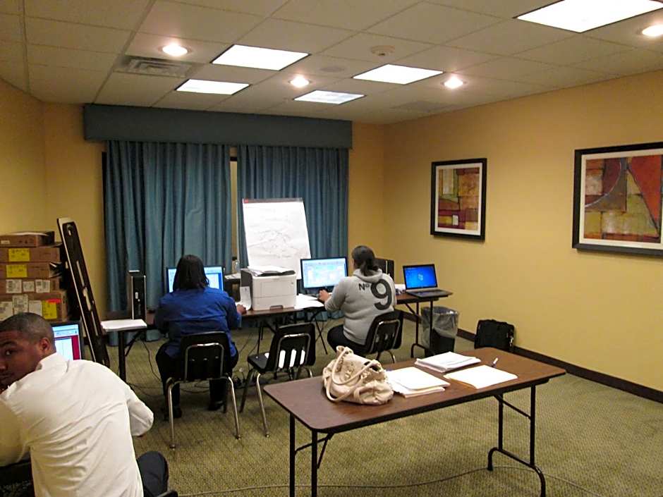 Holiday Inn Express Hotel & Suites Atlanta East - Lithonia By IHG