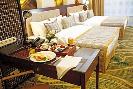 Superior Queen Room with Two Queen Beds