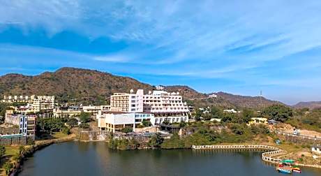 Via Lakhela Resort & Spa