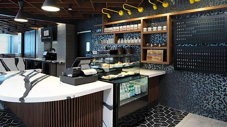 River's Edge Hotel Portland, Tapestry Collection by Hilton