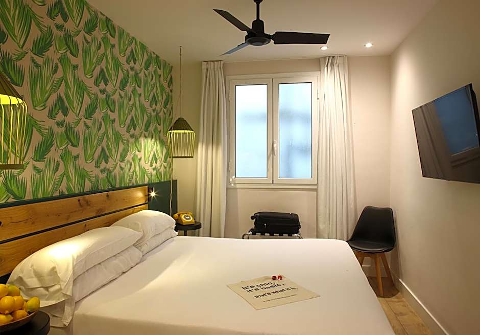Chic & Basic Lemon Boutique Hotel