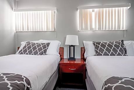 Holiday Retreat Detroit Museums Waterfront